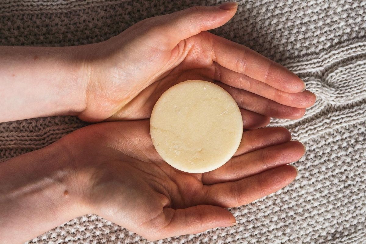 10 Interesting Results of Switching to Natural Shampoo Bars